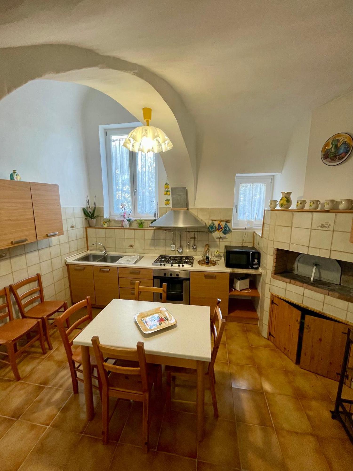 Вілла Mena Holiday House Сант'Аньєлло Екстер'єр фото